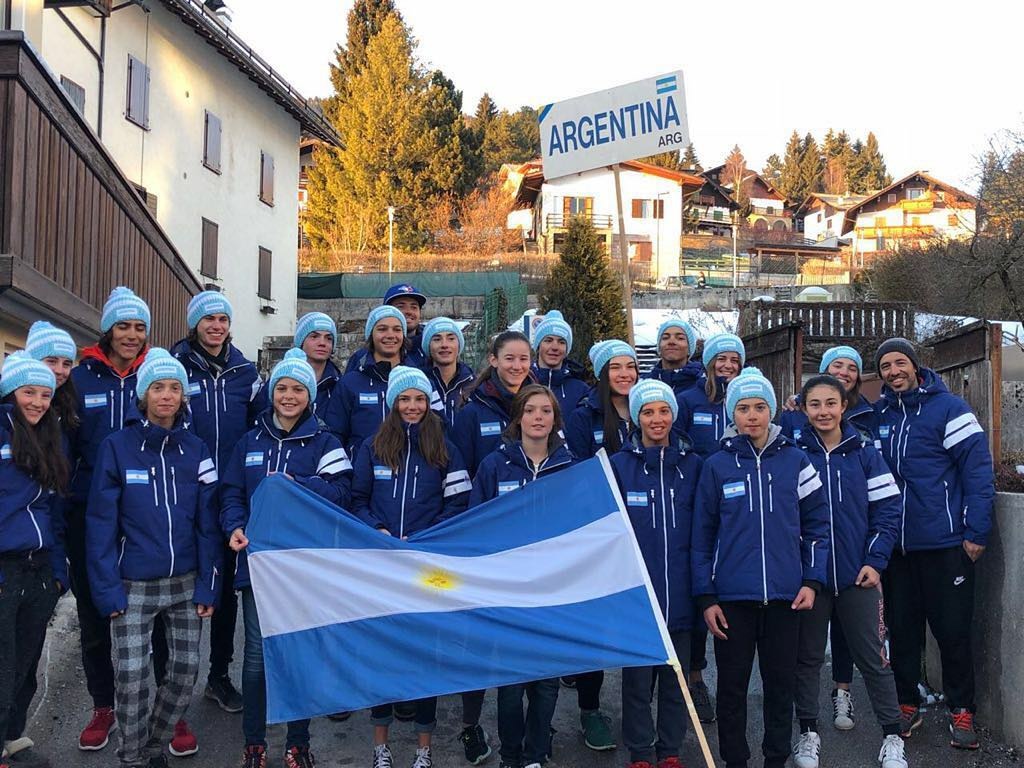 Argentina selected U14 and U16 Ski Club members for Topolino race wearing their Arctica Team uniform jackets